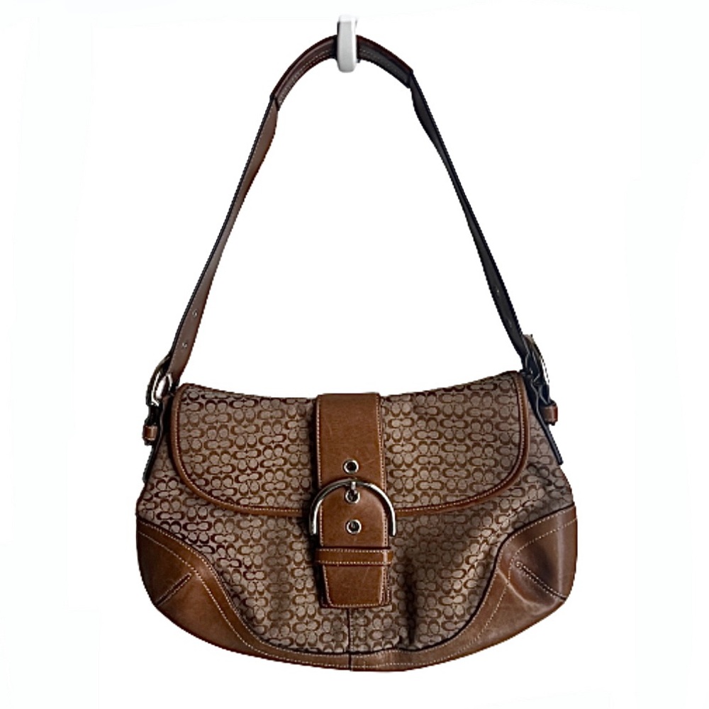 Vintage COACH hand bag beautiful brown honey color with silver belt and zipper